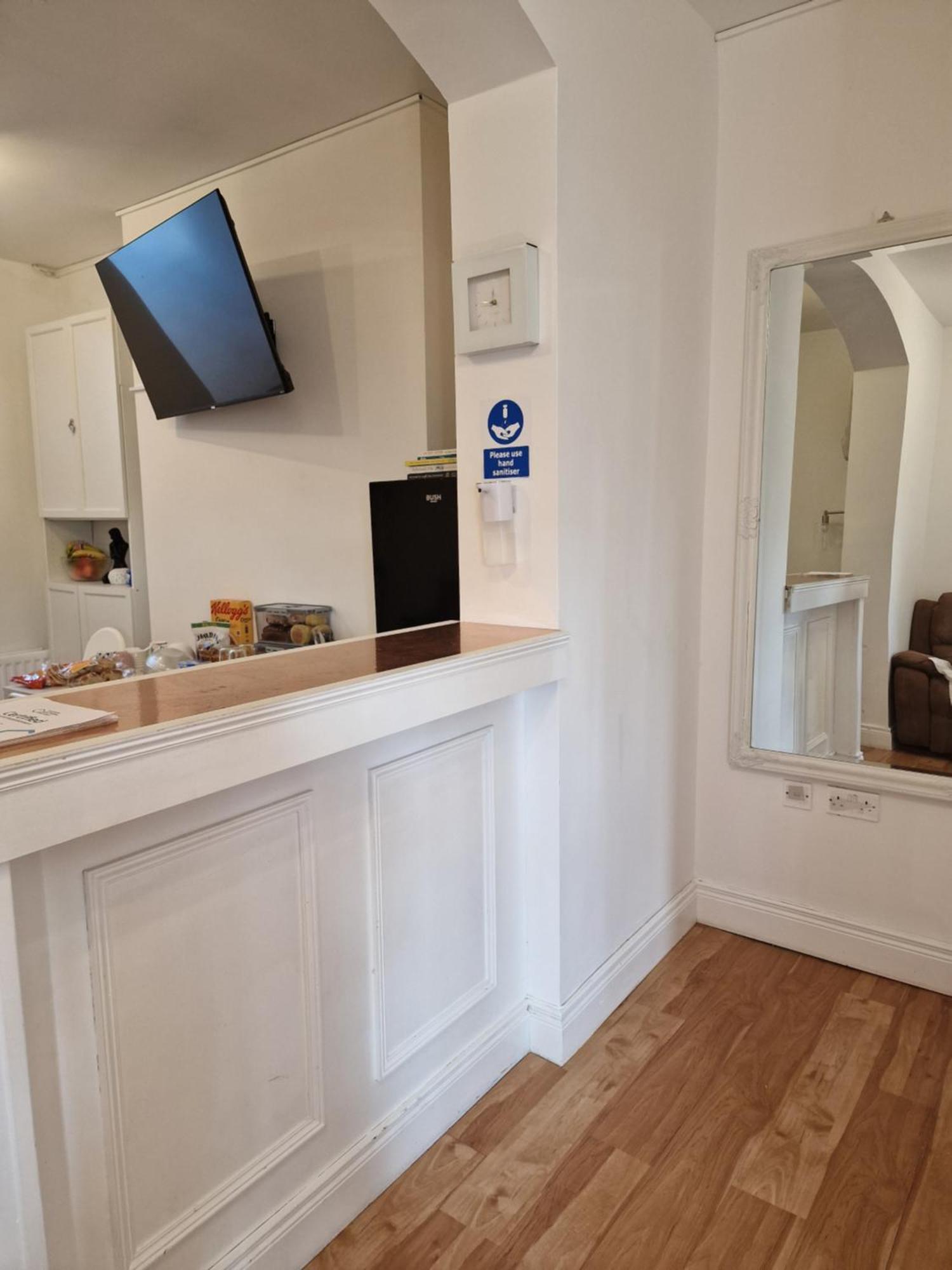 Aunty Katie'S House, Ni Tourist Board Certified & Located On The Main Oldpark Road To Belfast, With Free Continental Breakfast & Free Ultra Fast Sky Internet, Free Sky Sports & Free Sky Cinema, Self-Check In After 10Pm Gmt Hostel Exterior photo